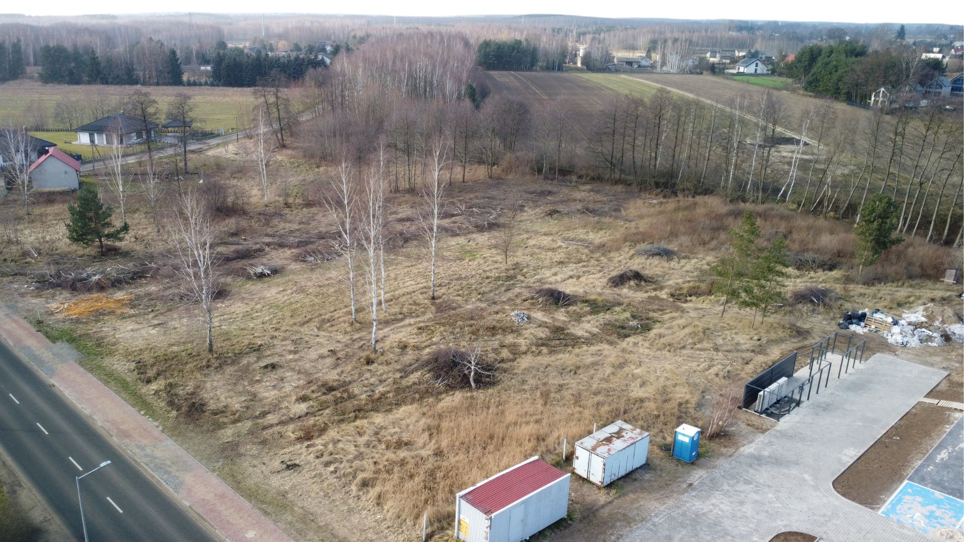 Widok działki od strony ulicy